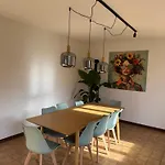 Oni Met Grote Speelruimte Casa de Férias *